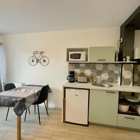 27M Cozy With Small Garden In La Rochelle!